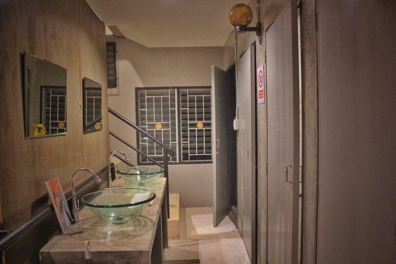 Ok Chic Phuket Hostel ภายนอก รูปภาพ
