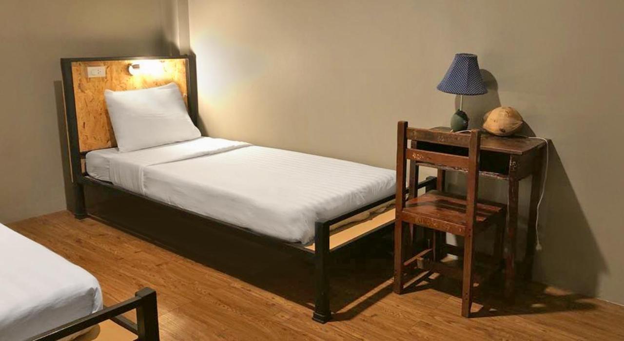 Ok Chic Phuket Hostel ภายนอก รูปภาพ